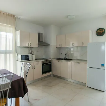 Ecija * Split